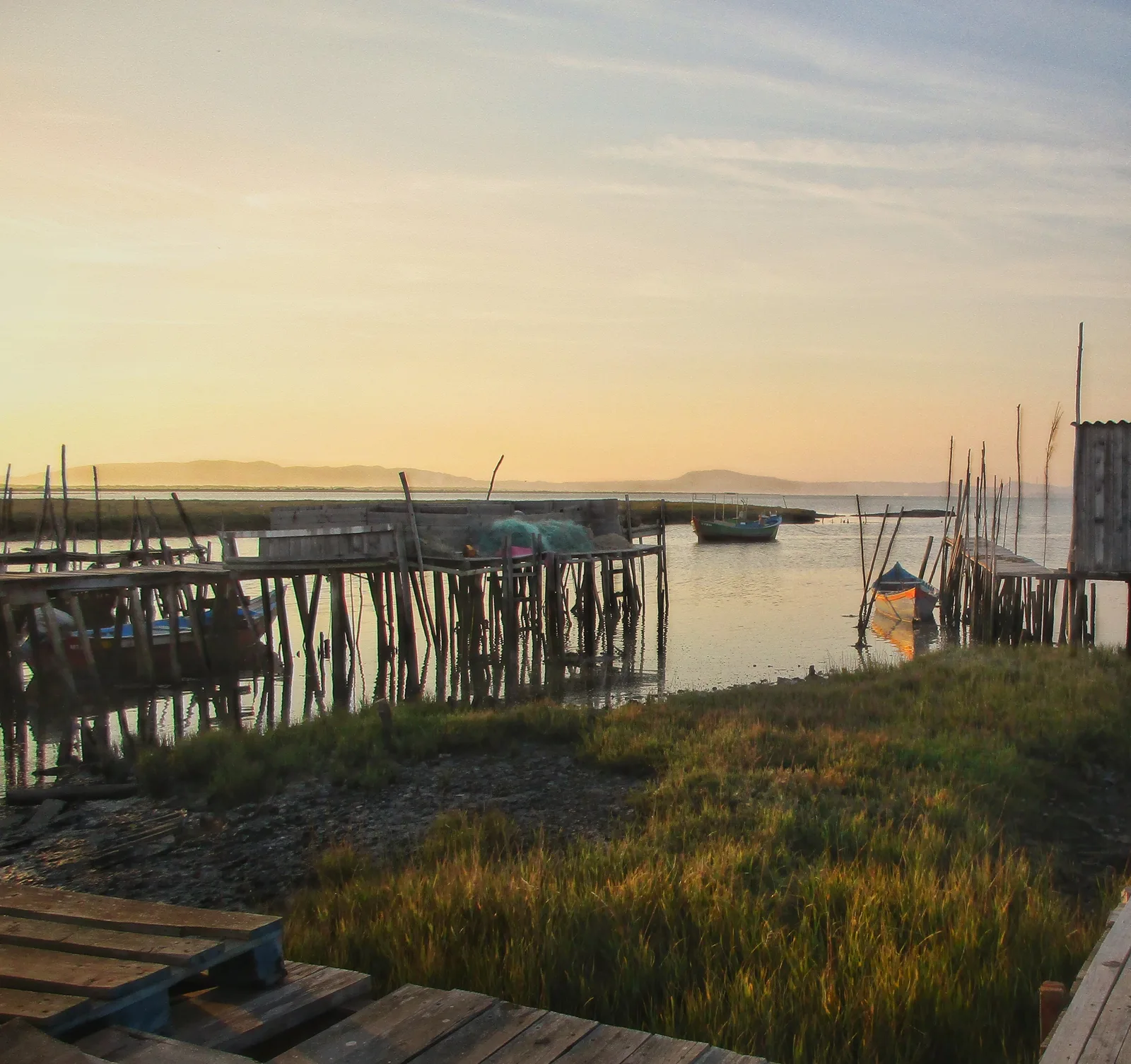 Carrasqueira stilt pier — fishermen’s jetty in the Sado estuary