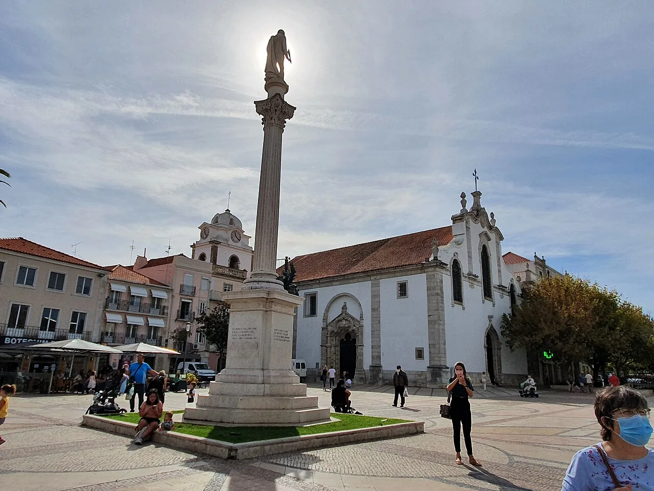 Monument to the poet Bocage