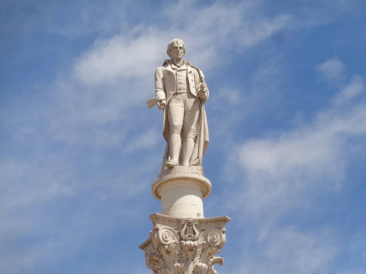 Bocage statue in Setubal